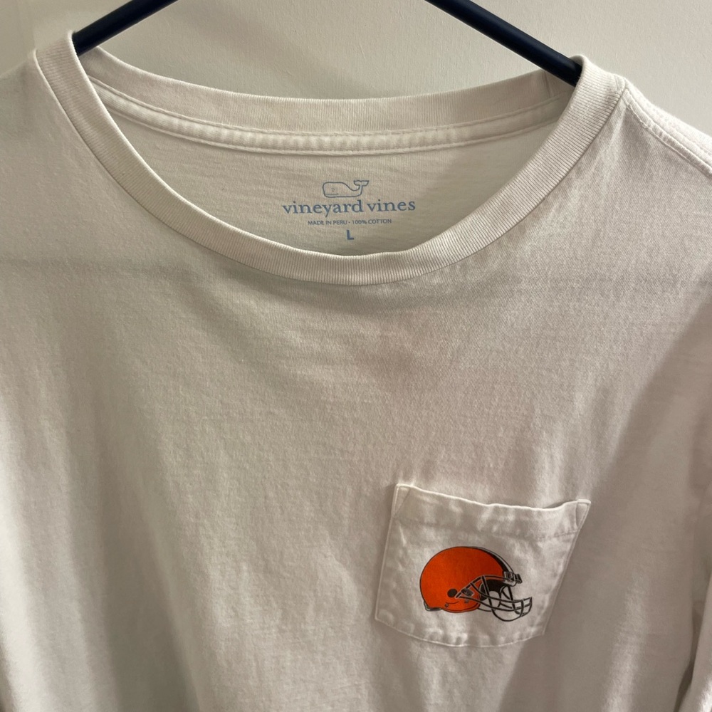 GUC vineyard vines NFL Cleveland Browns l/s t-shirt - Picture 3 of 3